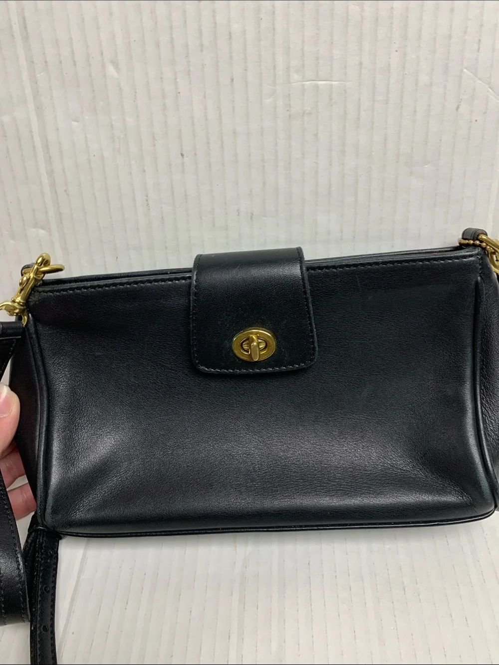 Coach Vintage 9154 Legacy Demi Black Leather Crossbody Purse Gold Turnlock